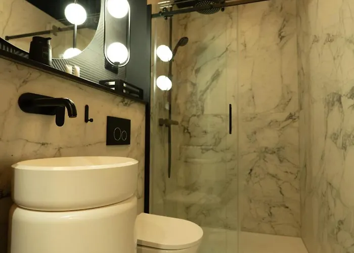 Goldline Premium Center * Warsaw